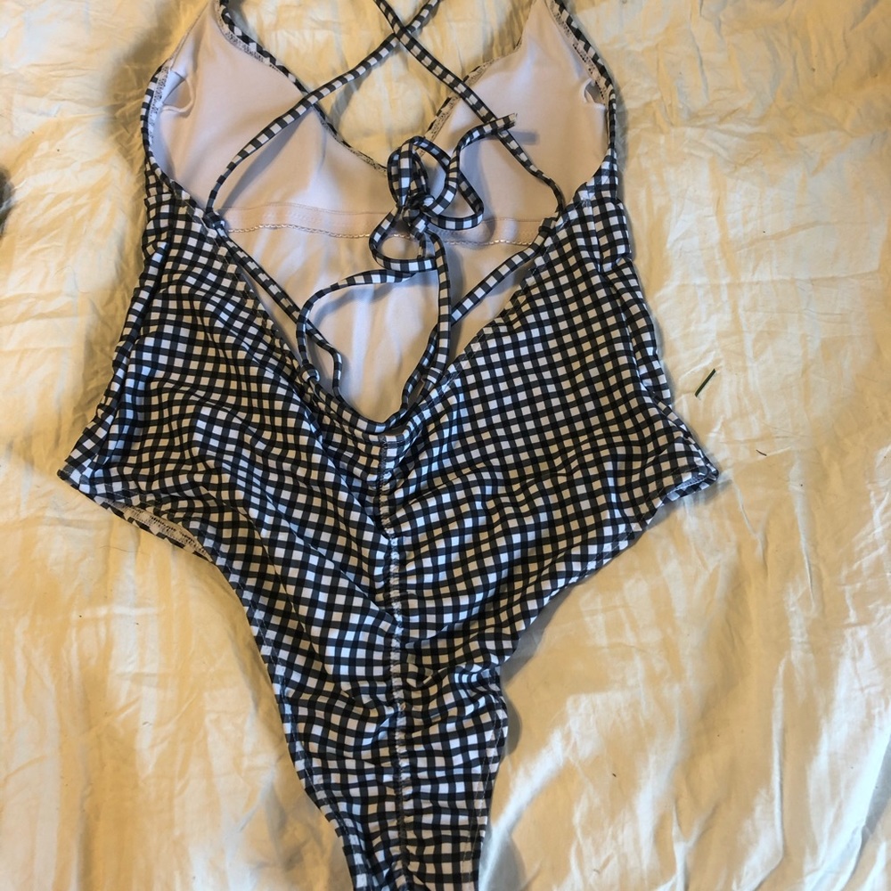 NEVER WORN one piece swimsuit from romwe